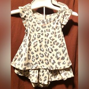 NWT. Brand: Greyson mini 2pc set for infant. Size: 3-6 months. Leopard print
